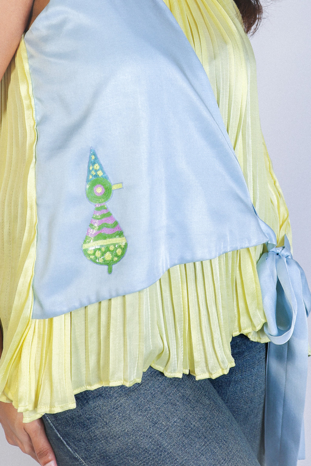 ribbon cutting blouse