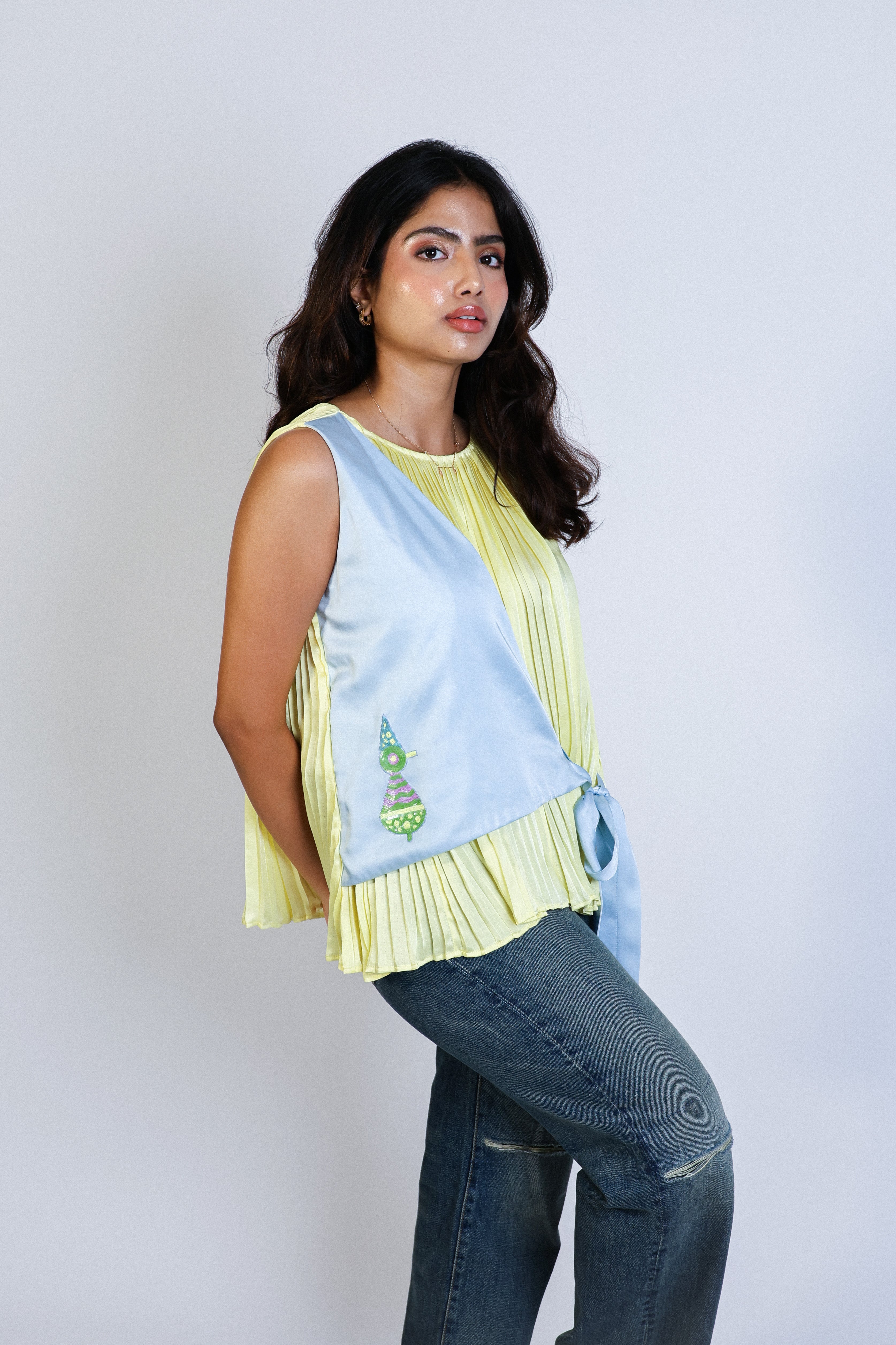 ribbon cutting blouse