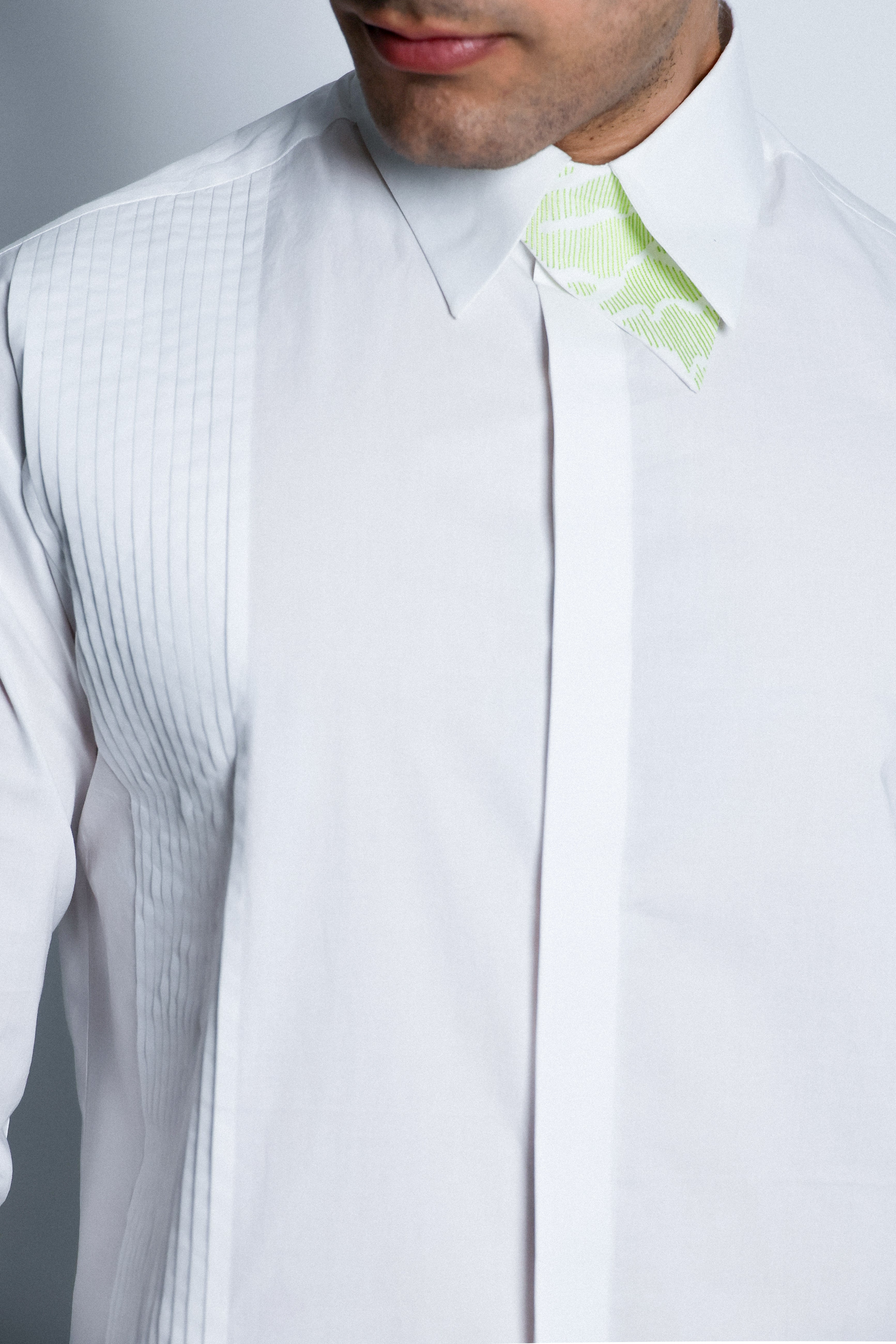 latched vertical lines shirt