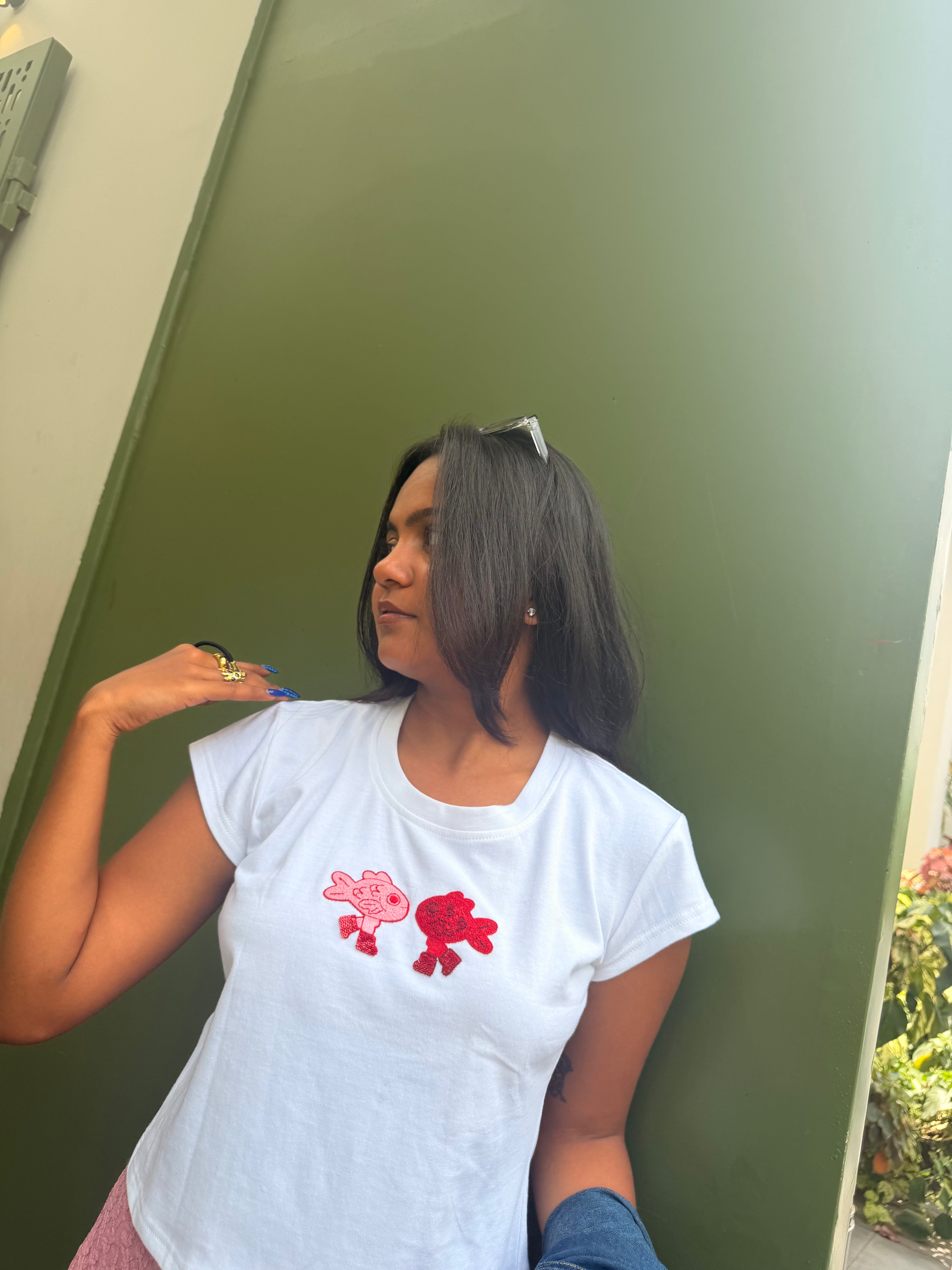Kissing Fishy Baby Tee dynamic duo