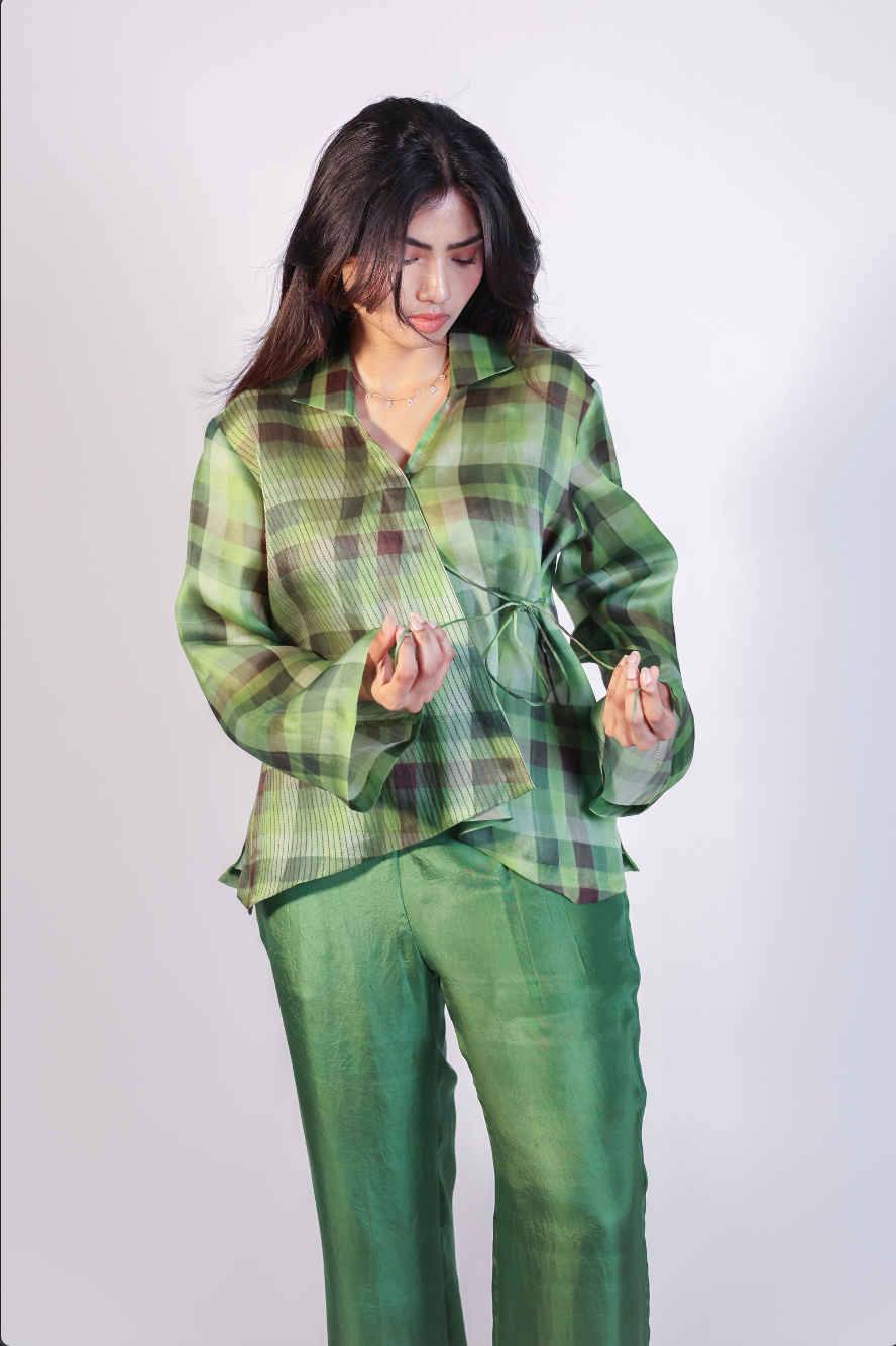 lungi hidden honey shirt