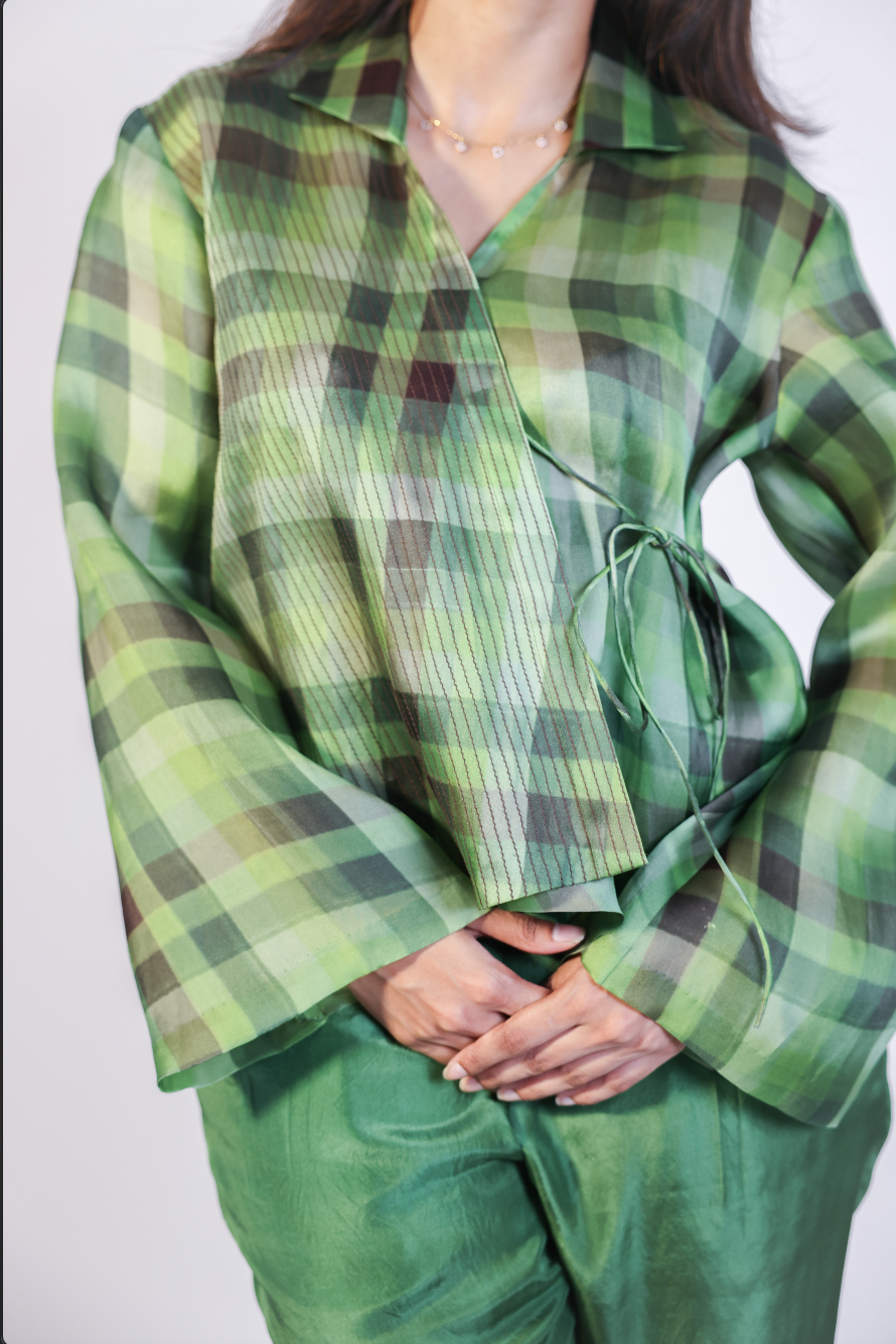 lungi hidden honey shirt